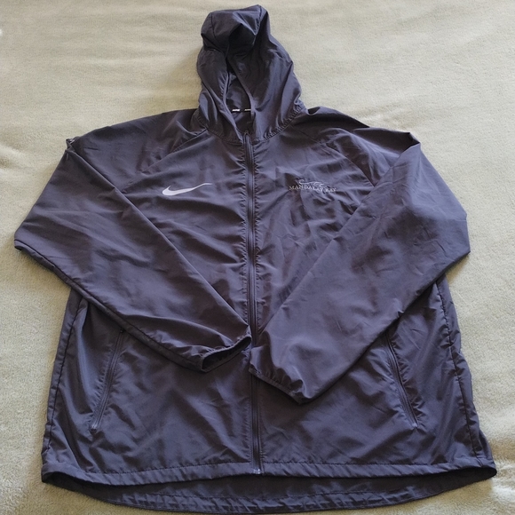 Nike Other - Mandalay Bay Nike Essentials Golf  Jacket